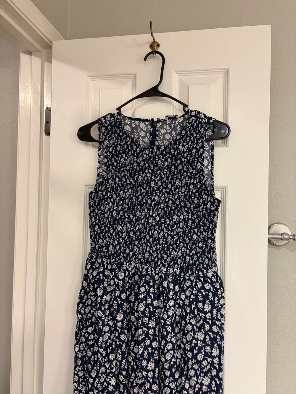 J.Crew Floral Smocked Midi Dress Small Navy White - Picture 3 of 7